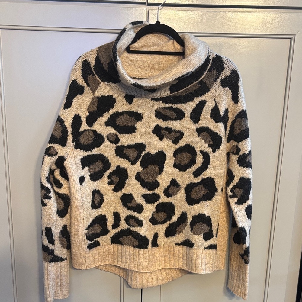Anthropologie Moth Light Brown Leopard Print Turtleneck Sweater M